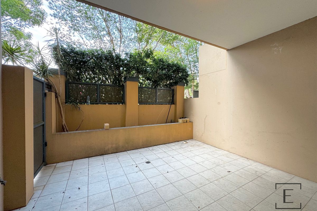 8 / 2 Tavistock Road, Homebush West