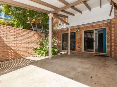 8 / 9 Eady Avenue, Broadbeach Waters