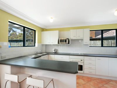 1 / 4 Kikarra Crescent, Hawks Nest