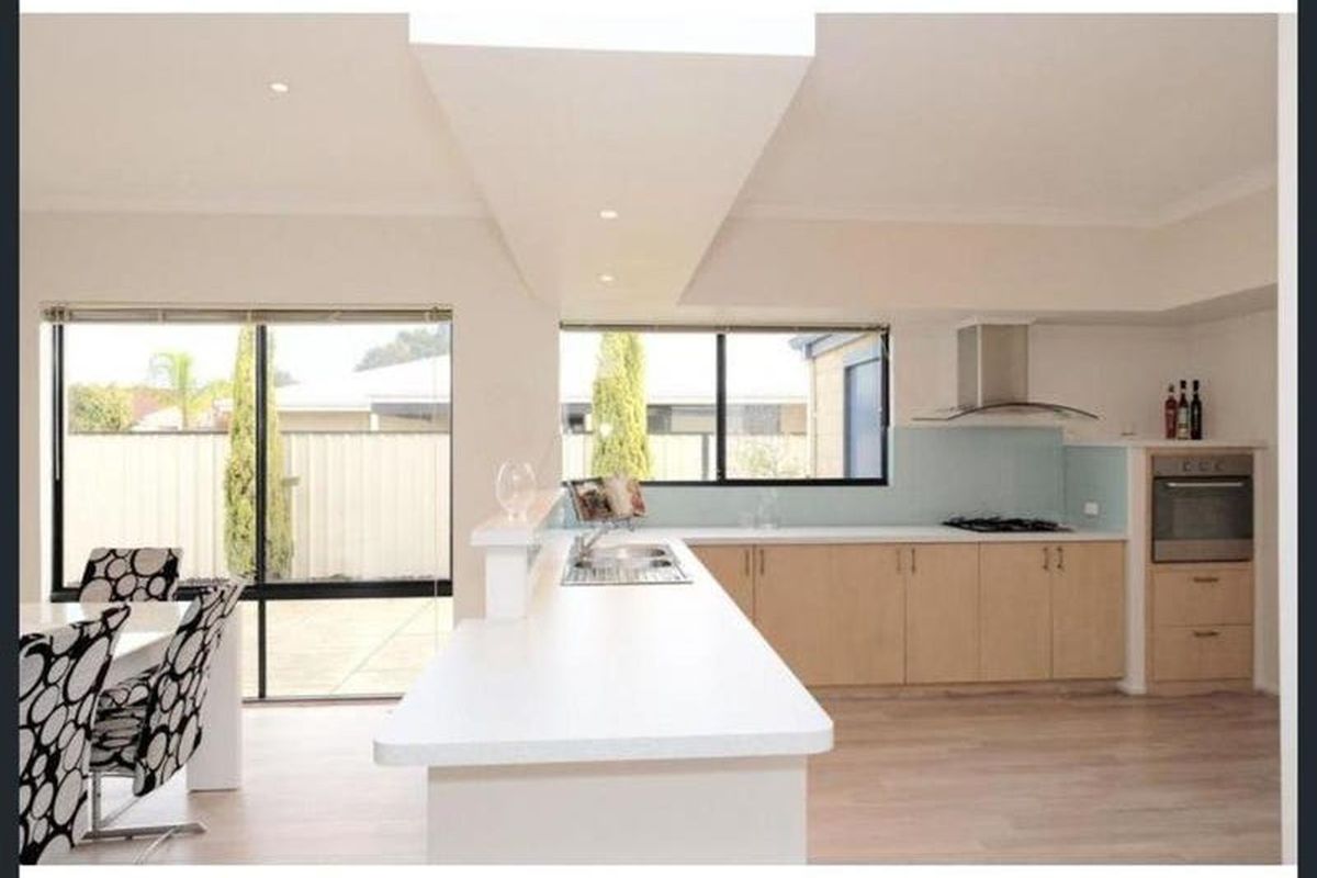9 Woodside Loop, Beckenham