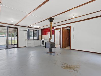 14 Railway Avenue, North Dandalup