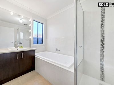 3 Lemon Grove, Cranbourne West