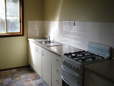 10 / 3 Commerce Drive, Warilla