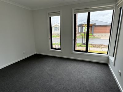 4 Ostic Way, Tarneit