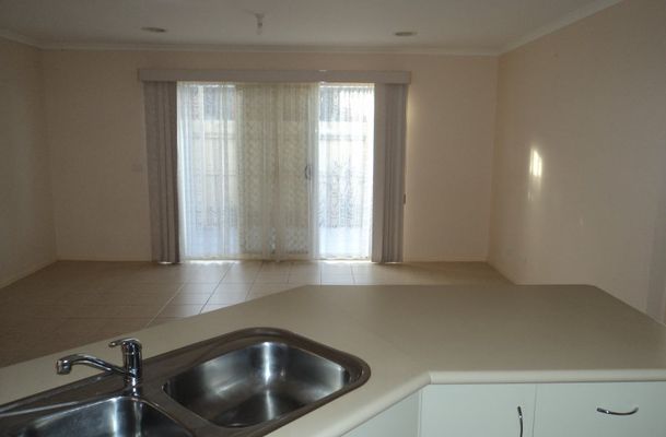 40 Wisla Circuit, Roxburgh Park