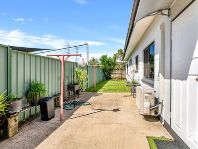 60 Hollywood Boulevard, White Rock