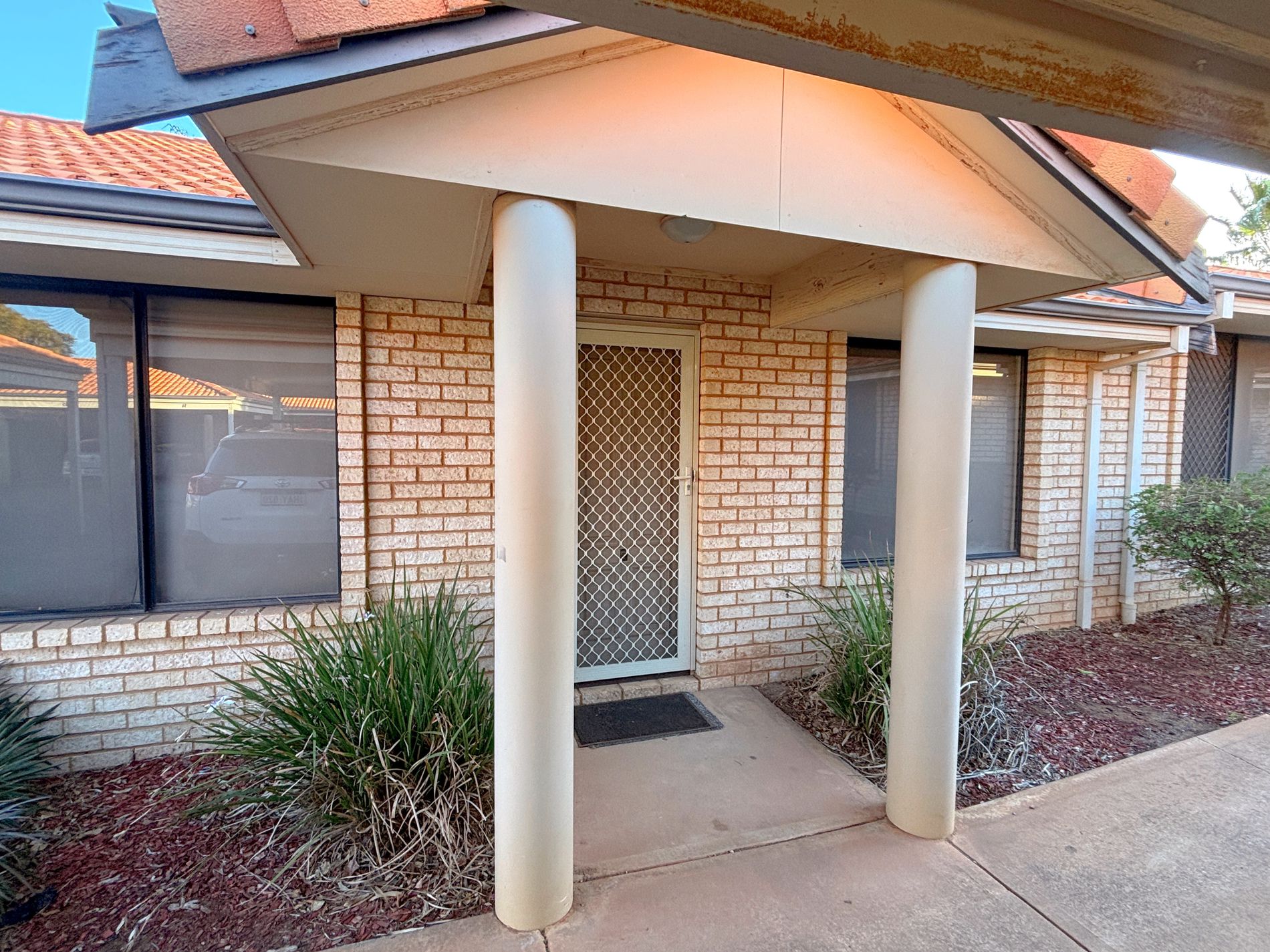 7 / 10 Great Eastern Highway, Somerville