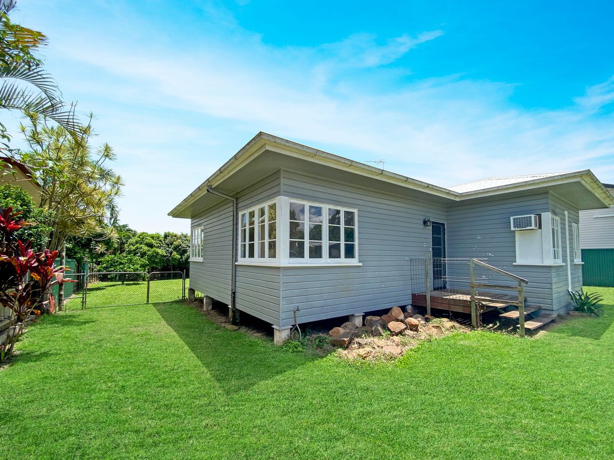74 Planet Avenue, Atherton
