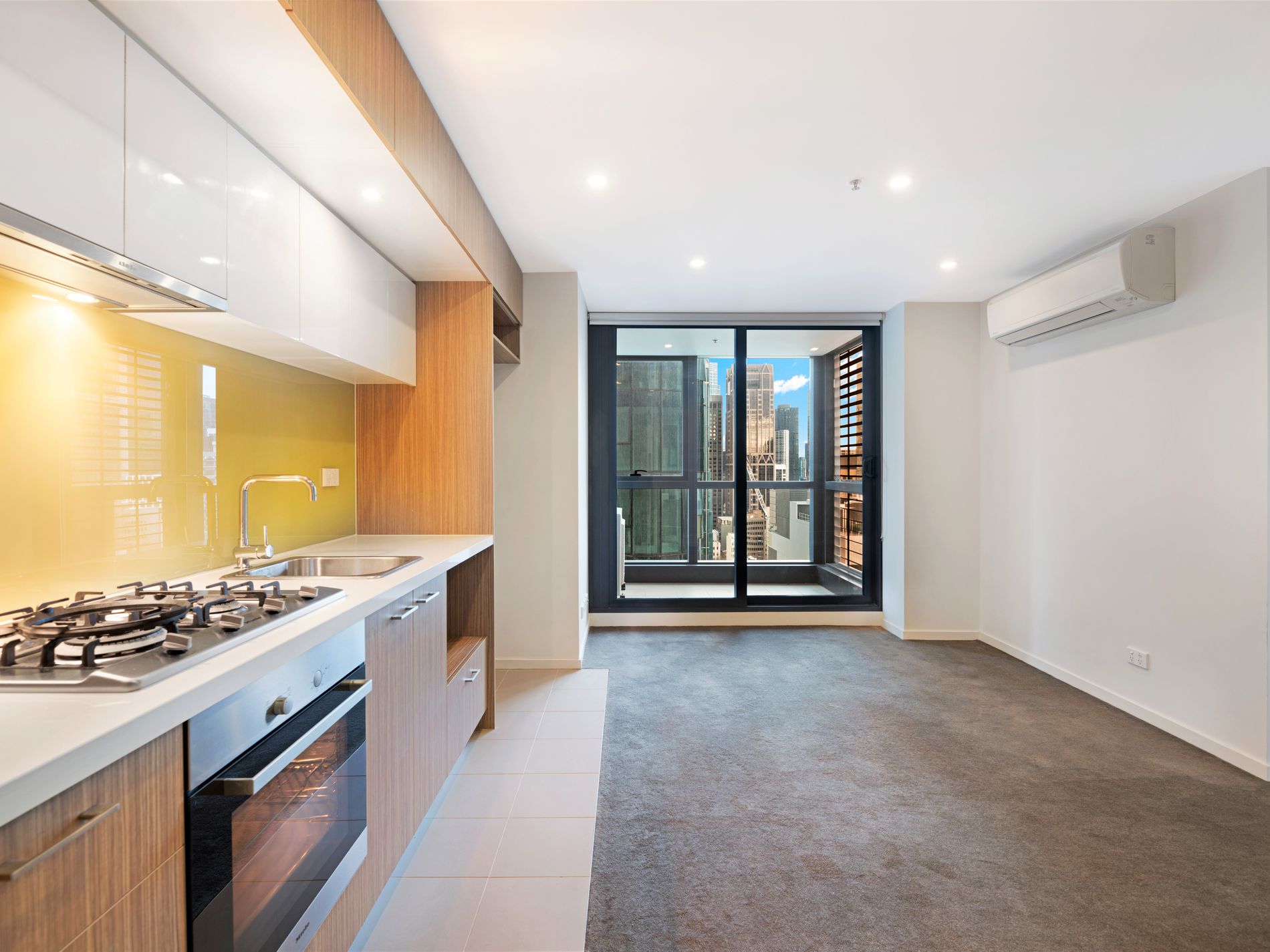 2408 / 5 Sutherland Street, Melbourne