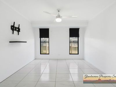 14 Sairs Street, Glass House Mountains