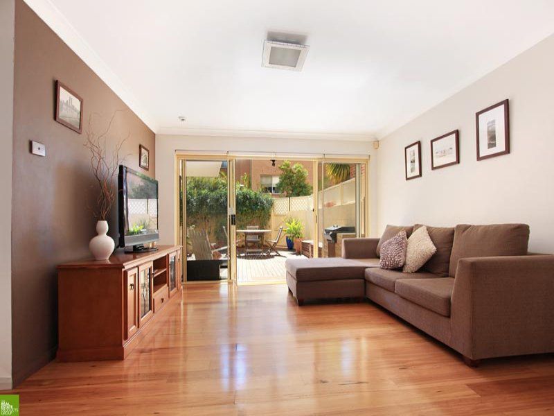 2 / 66 Kembla Street, Wollongong
