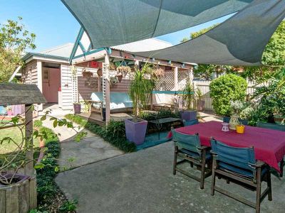 85 Glebe Road, Silkstone