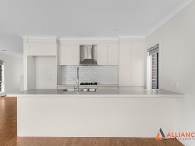 18 Marathon Boulevard, Craigieburn