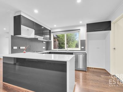 7 Jarrah Court, Narre Warren