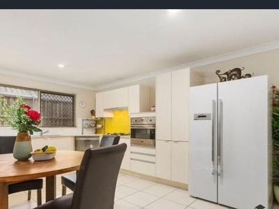16 Cirrus Way, Coomera