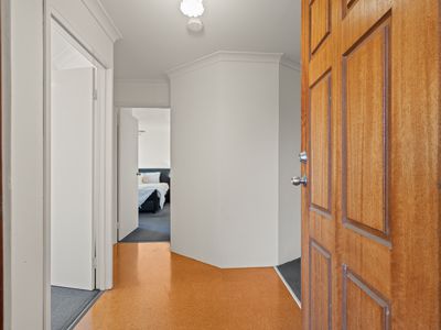 2 Stenton Gardens, Kinross