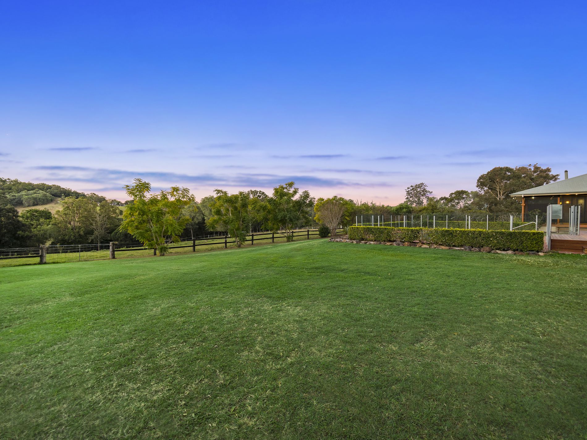 8 DALGLEISH ROAD, Ormeau Hills