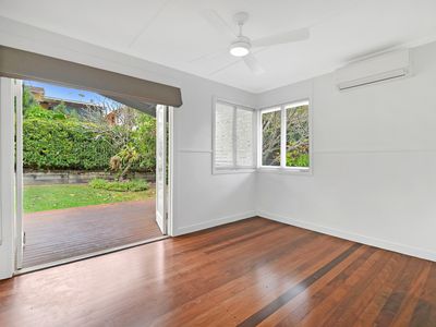 18 Mabel Ave, Southport