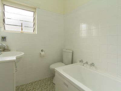 5 Hill Place, Richmond