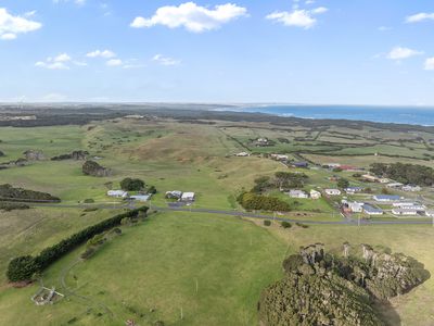 100 Grassy Road, Currie