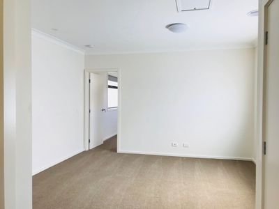 1 / 483 High Street Road, Mount Waverley