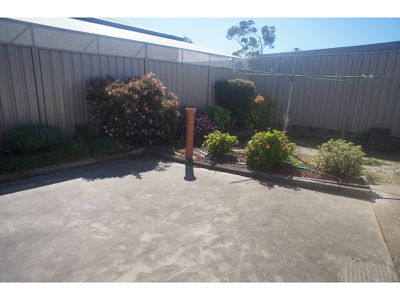 4 / 5 Smith Street, Horsham