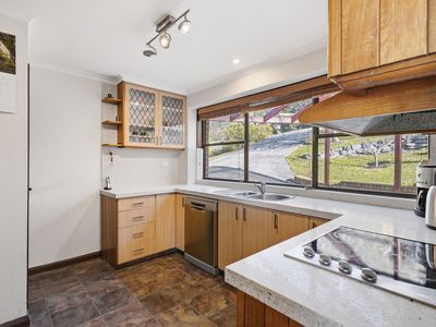 6 Baringa Road, Taroona