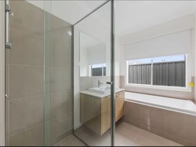 21 Mocha Gr, Clyde North
