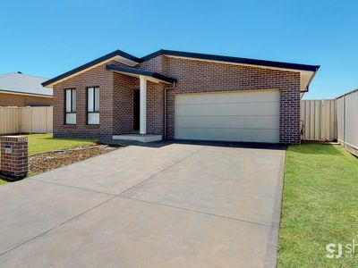 13 Mortlock Avenue, Dubbo