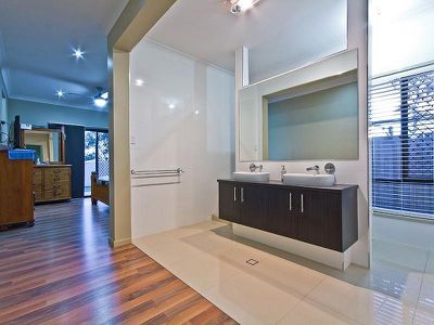 62 Taylor Pl, Mackenzie