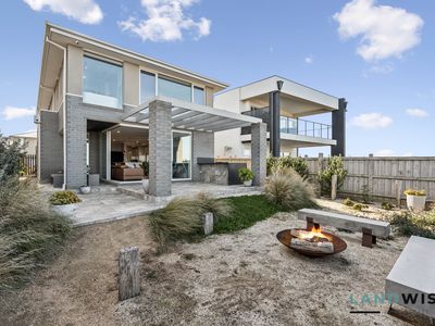 4 Topsails Close, Werribee South
