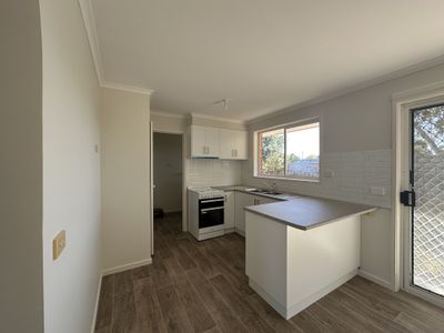 1 / 8 Galaxy Court, Whittington