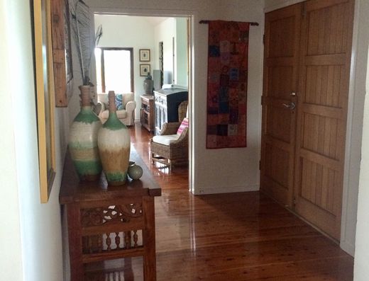 Large family home with pool image 11