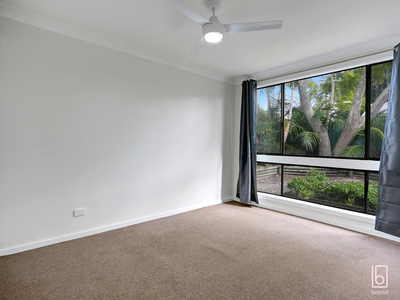 19 Warwick Avenue, Mannering Park