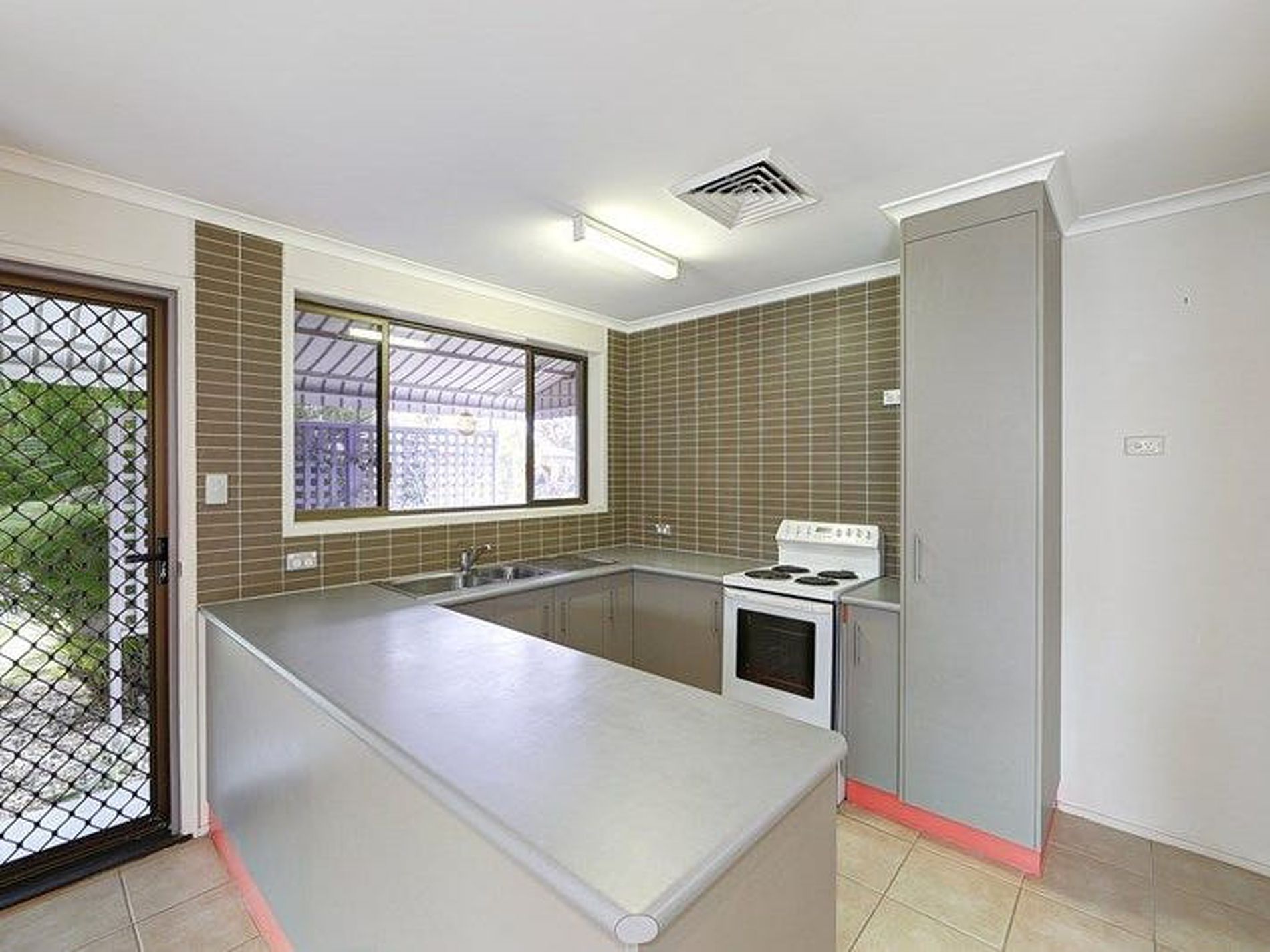 2 / 5 Newton Court, Bargara
