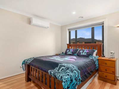5 Volterra Way, Leopold