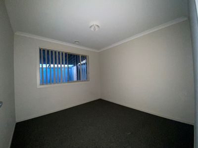 12 Andie Way, Tarneit