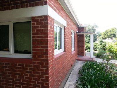 8 Lyons Street, Brooklyn Park