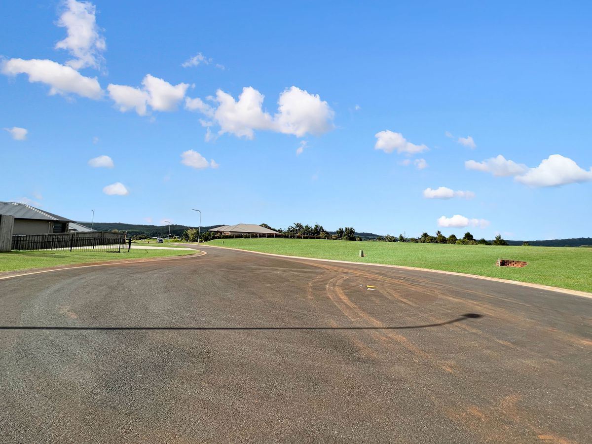 8 Walnut Close , Yungaburra