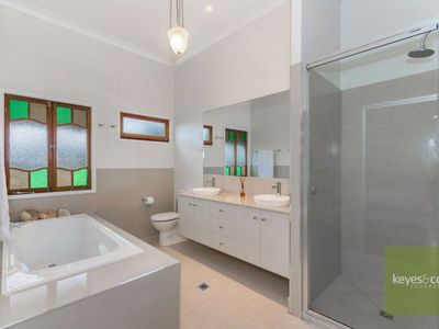 5 Townsville Street, West End