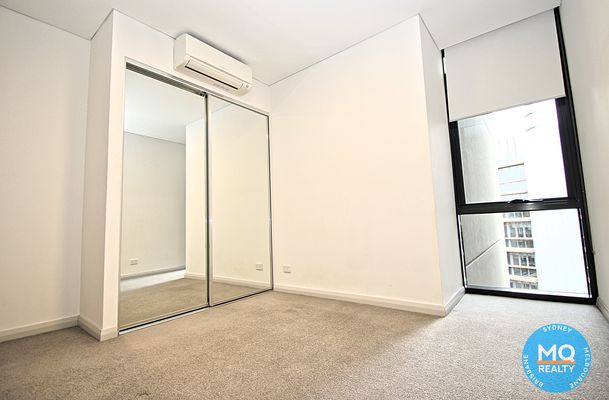 1004 / 10 Burroway Road, Wentworth Point