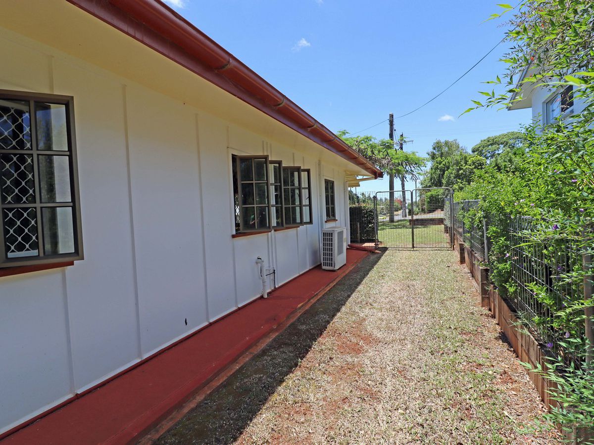 19 Fifth Avenue, Atherton