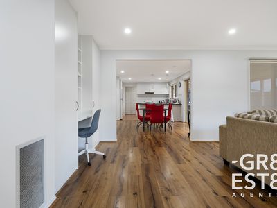 13 Bookham Way, Cranbourne West