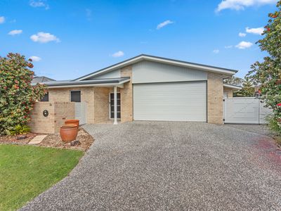 2B Fig Tree Court, Forster