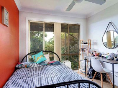 30 Belton Way, Forster