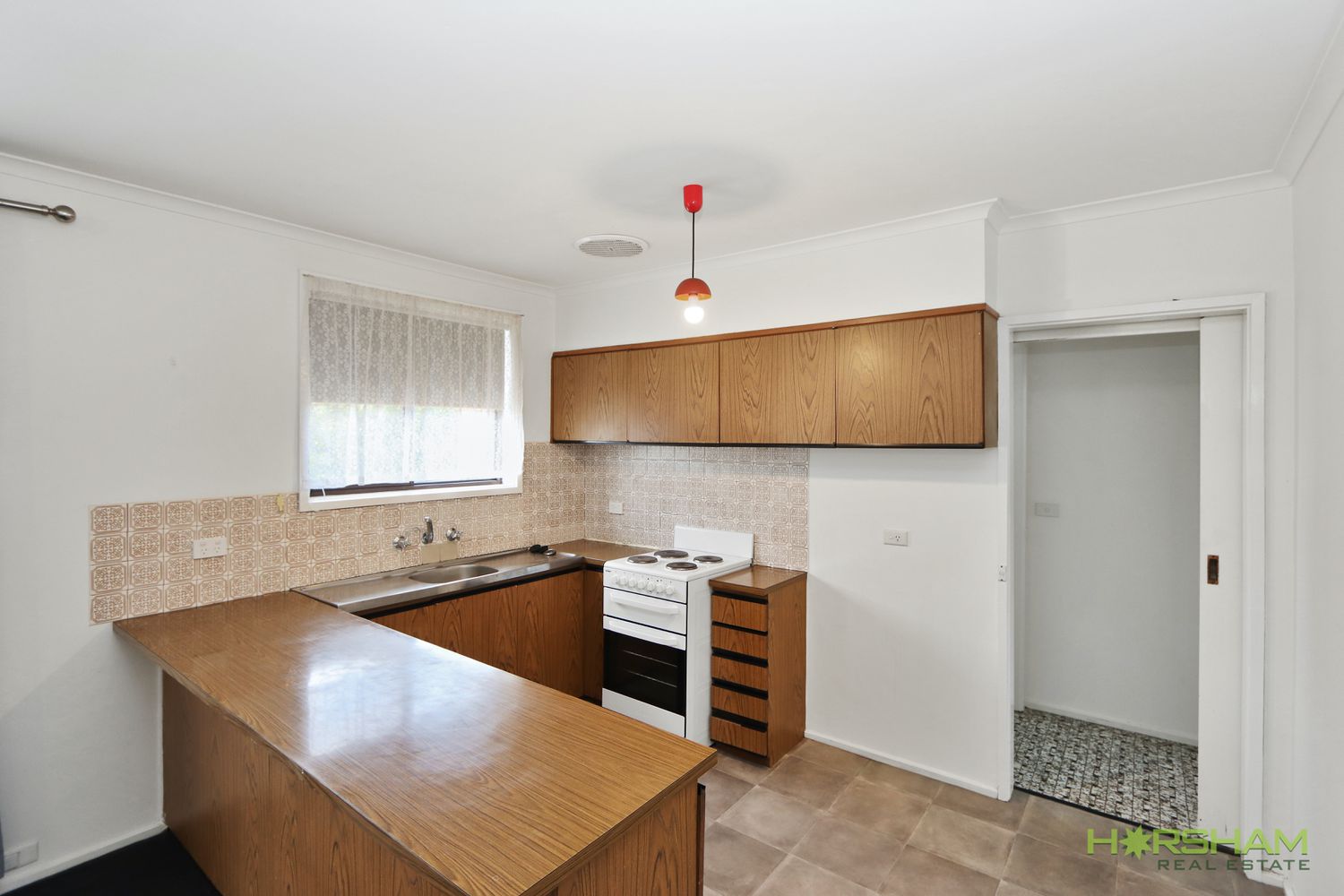 1 / 15 Schwarz Avenue, Horsham