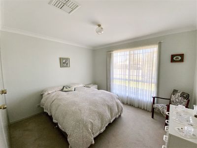 4 / 18 Regent Street, Forbes