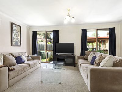 4 Edmonton Place, Doncaster East