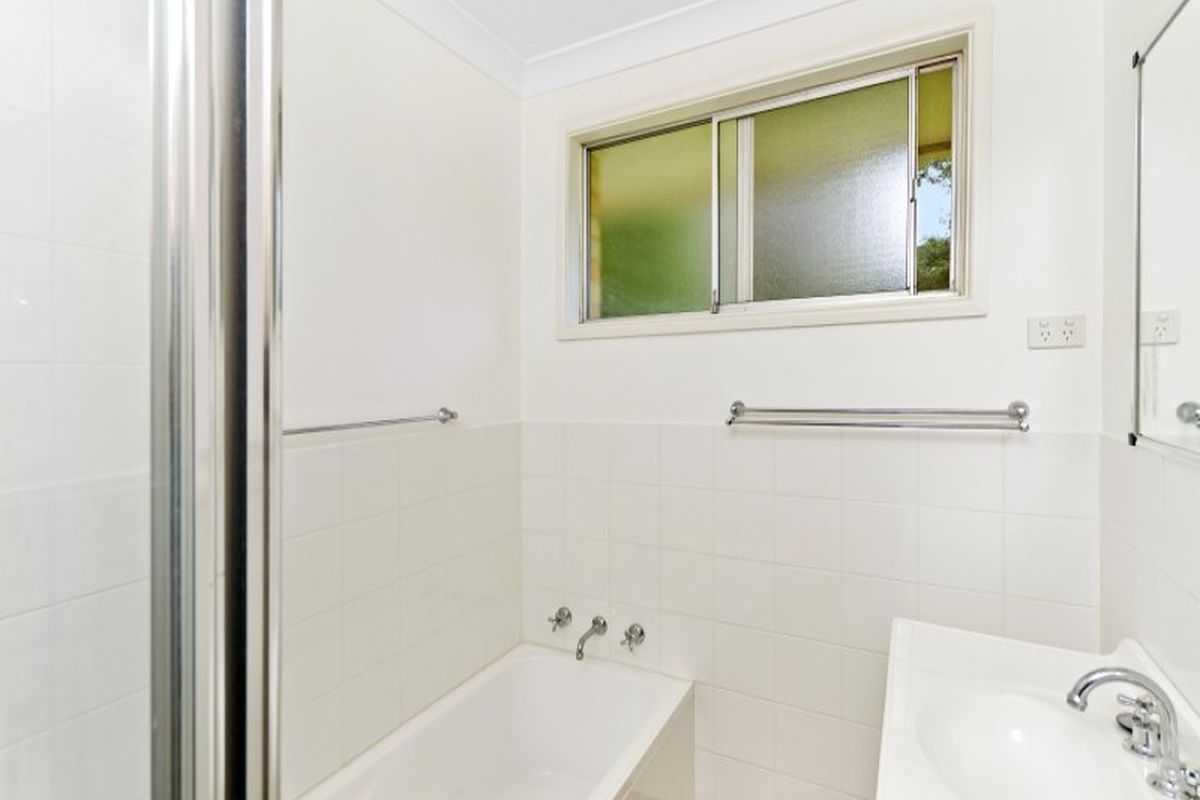 8 Lionel Parade, Springfield