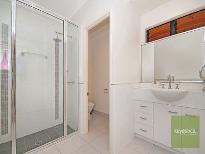 23 Knox Court, Mount Louisa